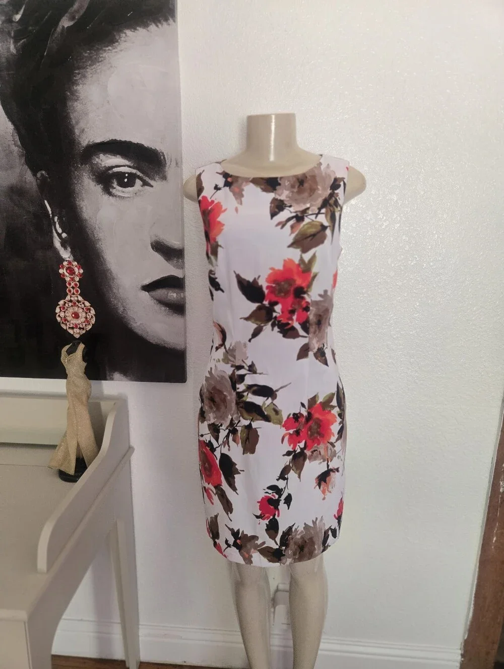 NWT Alyx White and Red Sheath Midi Dress Crew Neck Sleeveless Size 6